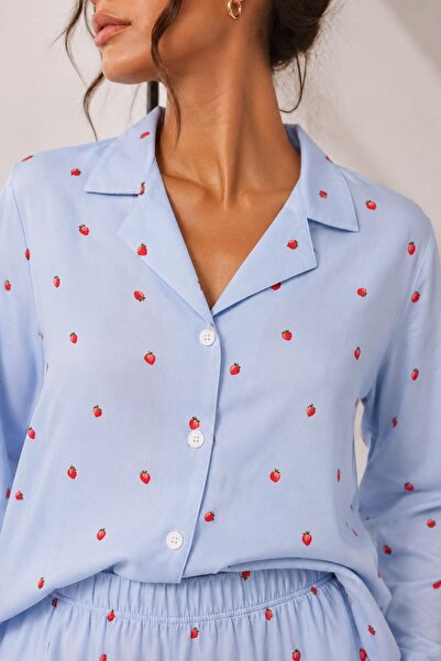 BELLA NOTTE Viskon Dokuma Mavi Çilek Desenli Uzun Kollu Pijama Takımı