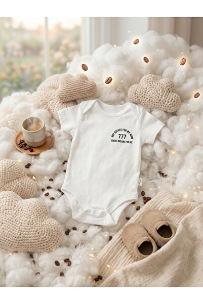 uykucu koala Hot Coffee For My Mom 777 Yazılı Pamuklu Unisex Beyaz Kısa Kollu Çıtçıtlı Bebek Zıbın / Body