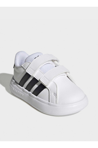 adidas حذاء رياضي للأولاد طراز جراند كورت 3.0 مع أربطة لاصقة عند الكاحل