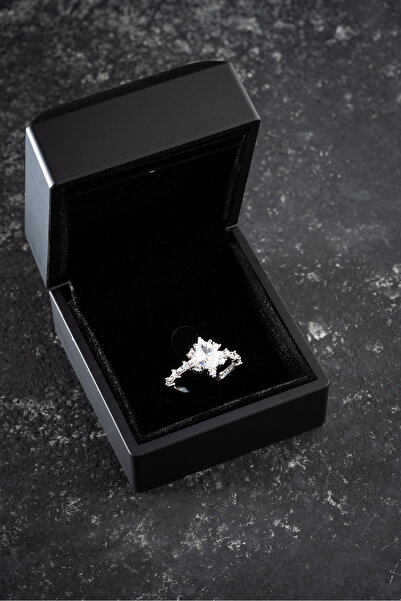 Silvano Jewelry 925 Ayar Gümüş Işıklı Kutuda Pırlanta Işıltılı Oval Taşlı Öze...