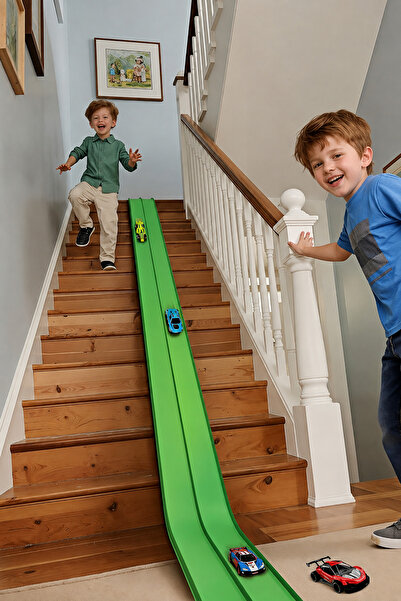 elisalife Oyun Esnek Yarış Pisti Kıvrılabilen Aksiyon Pisti Go Track 4.5 Mt Flex Track Oyuncak Yeşil Green
