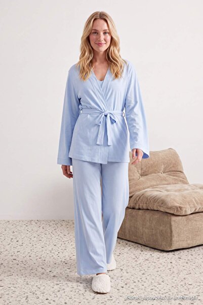Trendyol Kollektion Hellblaues 3-teiliges Viskose-Strick-Pyjama-Set THMAW27PT...