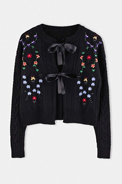 Trendyol Collection Tricotaj cu panglică neagră și broderie florală Cardigan ...