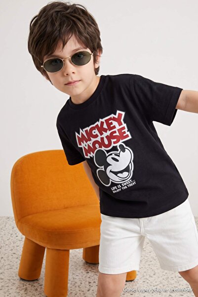 TRENDYOLKIDS Crna dečija majica sa licencom Mickey Mouse, pletena i šivana, T...