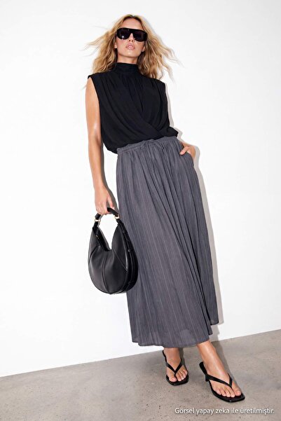 Drop by TrendyolMilla تنورة طويلة رمادية بخصر مطاطي قابل للتعديل TDRSS26ET00085