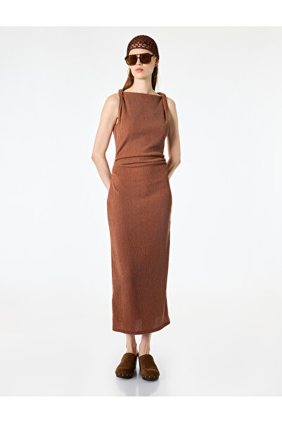 Koton Μακρύ φόρεμα από ύφασμα βισκόζης με αμάνικο λαιμόκοψη και ντραπέ σχέδιο
