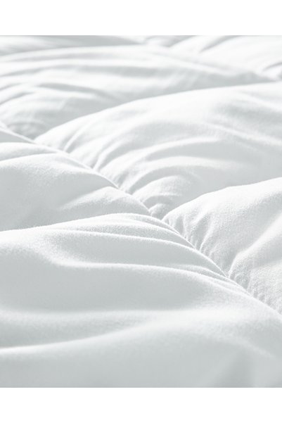 English Home White Microfiber Siesta Single Quilt