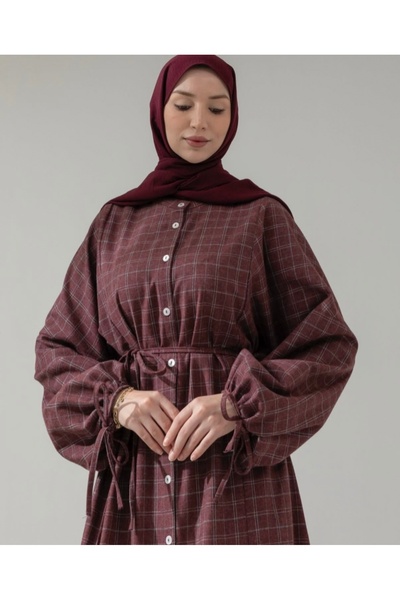 Ediva wears Boydan Düğmeli Ekoseli Elbise-Bordo
