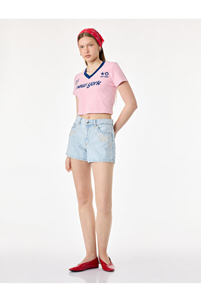 Koton Pamuklu Nakış Detaylı Regular Fit Mini Denim Şort