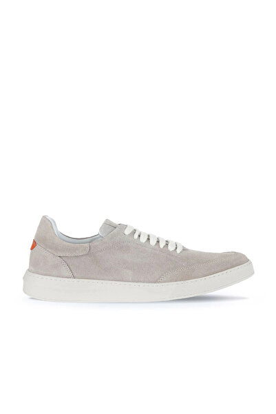 Bueno Shoes حذاء رياضي رجالي من جلد الغزال البيج 01ma8102