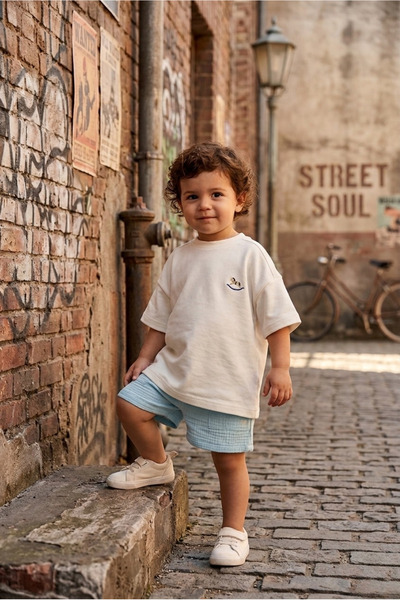 elibaby Unisex Bebek Çocuk %95 Pamuklu Oversize Tişört (Sallanan At Nakışlı)
