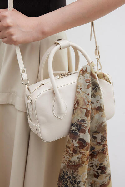 Manuka ESTER LEDER-KASTENTASCHE BEIGE