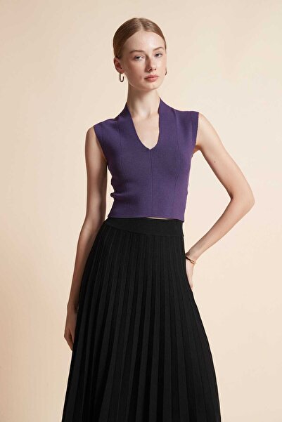 Yola Ribbed Sleeveless V-Neck Top
