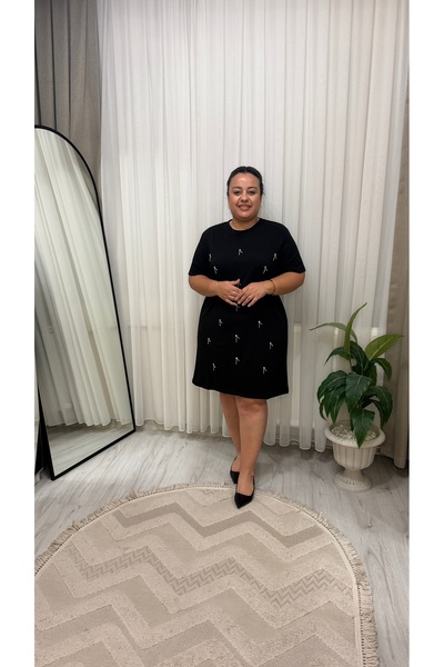 Butik Taş Detaylı Siyah Elbise