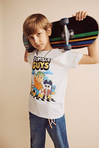 DeFacto 100 % Baumwolle Stumble Guys T-Shirt für Jungen H0227A826SM