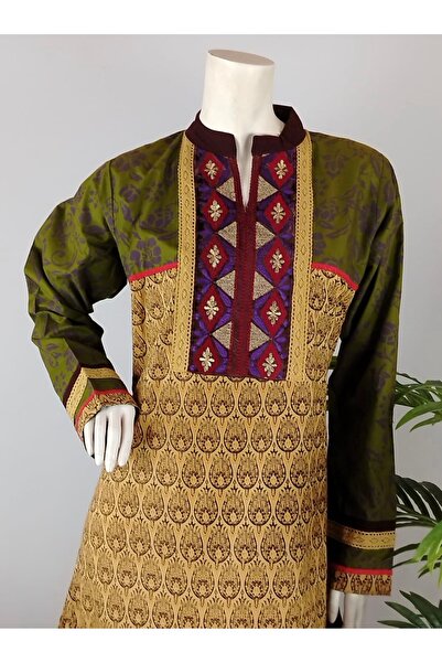 ASIAN Salma Jalabiya: A long women's jalabiya made of printed cotton with pat...