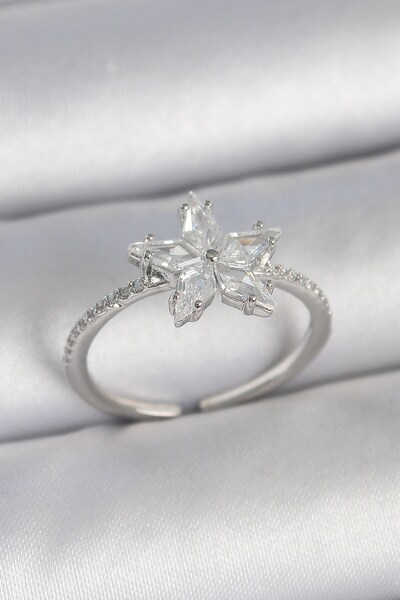 Inure Jewelry النحاس الفضة اللون الزركون حجر ستار نموذج خاتم المرأة قابل للتعديل