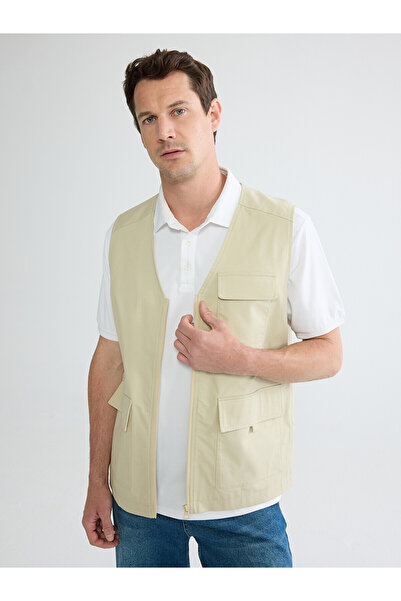 LC Waikiki Trendlucky men's regular fit vest: stand out from the crowd.