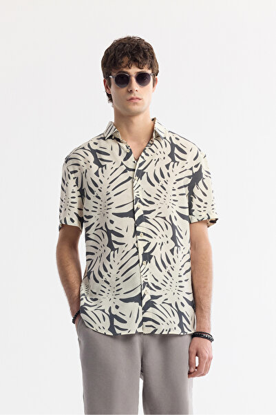 Avva Men's Beige-Anthracite Bottom-Bottomed Collar Printed Soft Touch Short S...