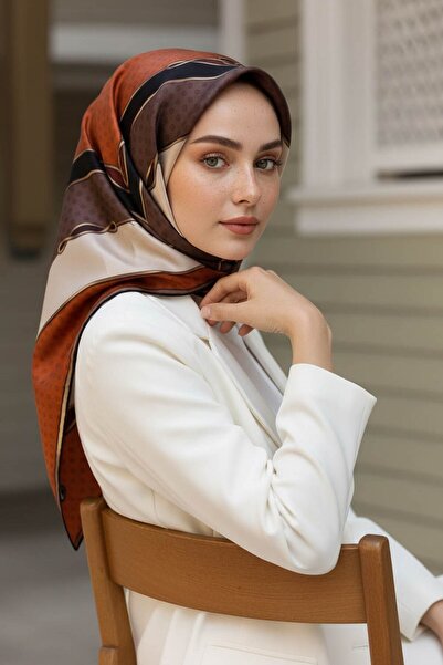 Vissona % 57 İPEK % 43 VİSKON Twill İpek Puantiyeli Ve Geometrik Desenli Taba...