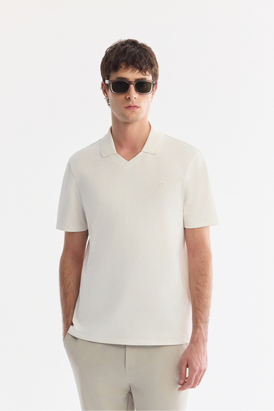 Avva Men's Ecru Cotton Non-Curling Polo Collar Buttonless Bi-Stretch Regular ...