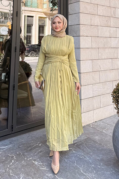 LOCCO Γυναικείο φόρεμα με πιέτες στη μέση, λεπτομέρεια από τούλι και λουράκι,...