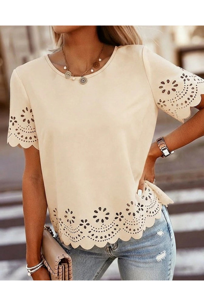 Butik بلوزة نسائية قصيرة الأكمام بياقة دائرية وأكمام مزينة بطباعة ليزر كيسيك،...
