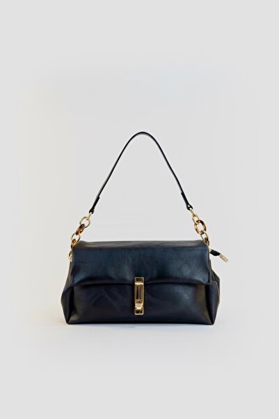 LYRA Bags & Accessories حقيبة نسائية أنيقة بتفاصيل ذهبية سوداء