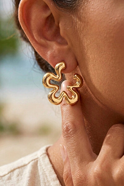 AURRARİ Gold Yan Papatya Ultra Light Earrings