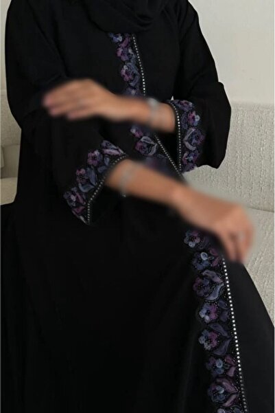 Rosana عباية عطف, عباية بتصميم زخرفي انيق