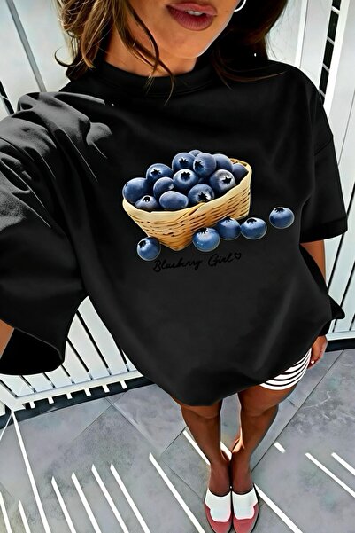 Oksit تي شيرت نسائي من القطن بتصميم Blueberry Girl مطبوع بمقاس كبير