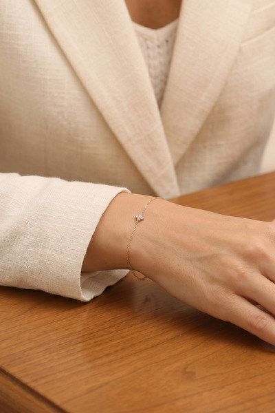 GençTaş Kuyumculuk 14 Ayar Altın Dört Taşlı Minimalist Çiçek Zincir Bileklik