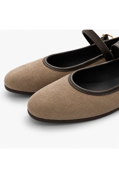 PATRON SHOES حذاء باليه نسائي من جلد الغزال مع إبزيم