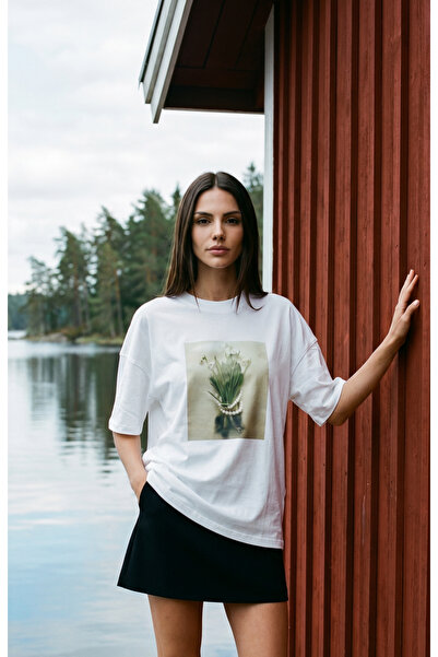 Amia&Co. White Oversize Pearl and Floral Print Crew Neck Basic Short Sleeve W...