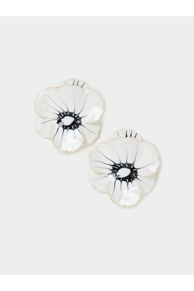 Styli Resin Flower Stud Earrings
