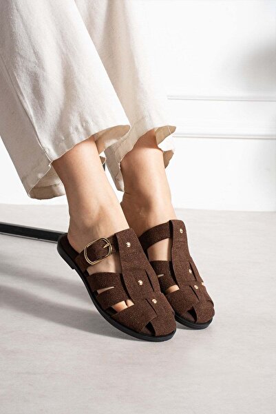 ShoeTek Γυναικείες παντόφλες με καρφίτσες και αγκράφες Olwa, καφέ σουέντ