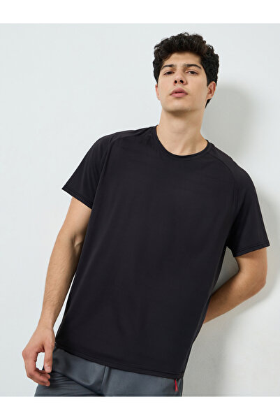 Styli Men Raglan Sleeves Performance T-Shirt