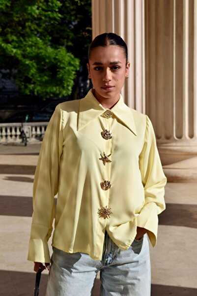 Alternative Elegant shirt with gold details