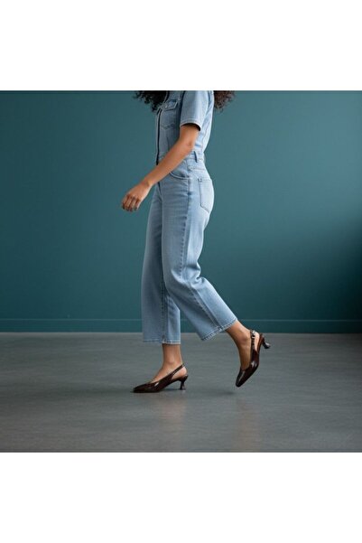 NE&VE SHOES حذاء نسائي من الجلد اللامع باللون البني بكعب سميك