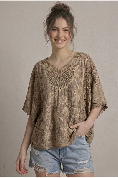 Neden Tekstil V-Neck Lace Detailed Bohemian Bat Sleeve Blouse
