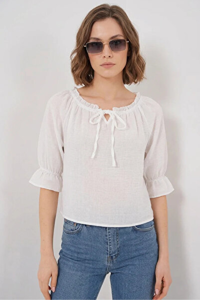 buğrahayalin Women's Round Neck Ruffle Detailed Viscose White Blouse