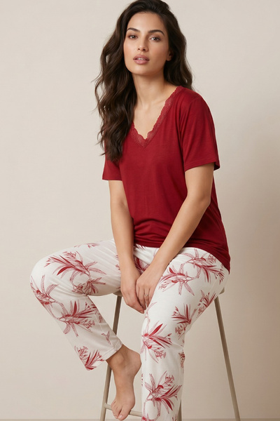 Siyah İnci Burgundy Patterned Lace Detailed Viscose Knitted Pajama Set26119121