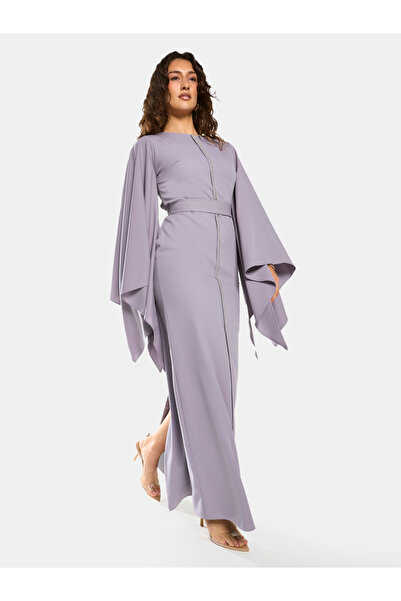 House of Moda By Styli فستان ماكسي بأكمام كيب وحزام ربط