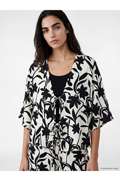 LC Waikiki Kimono de damă cu decolteu în V, cu model și șnururi.