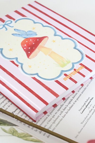 Matt Notebook دفتر ملاحظات مربع غير مؤرخ مقاس 15×15 سم، مخطط ومزخرف بالفطر