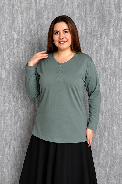 ModaPlaza Women's Plus Size Lapel Three-Button Mom Blouse