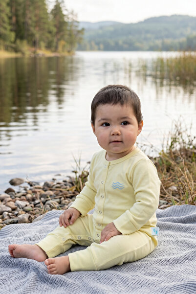 LITTLE'S WORLD Lengthening Baby Romper with Gloves and Booties