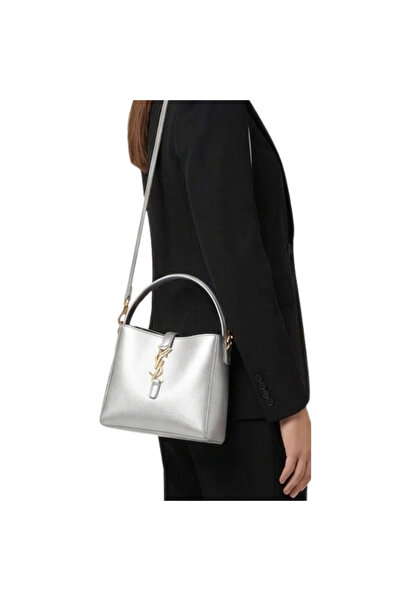 ILAN Fashionable Handbag with a Vintage Touch