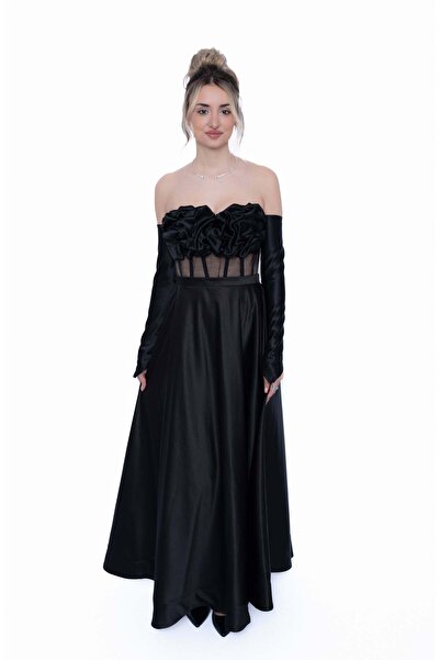 Lila Set rochie neagră cu accente: Corset, fustă lungă și mănuși