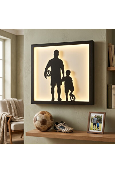 Linu Baba & Oğul Futbol Tutkusu Ledli Ahşap Tablo – 38 x 34 x 3 Cm